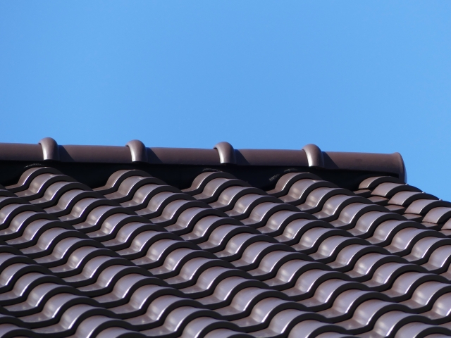 瓦屋根の修理と葺き替えリフォームの方法・費用を解説